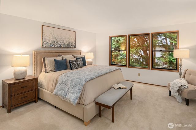 22116 NE 10th Place, Sammamish, WA 98074