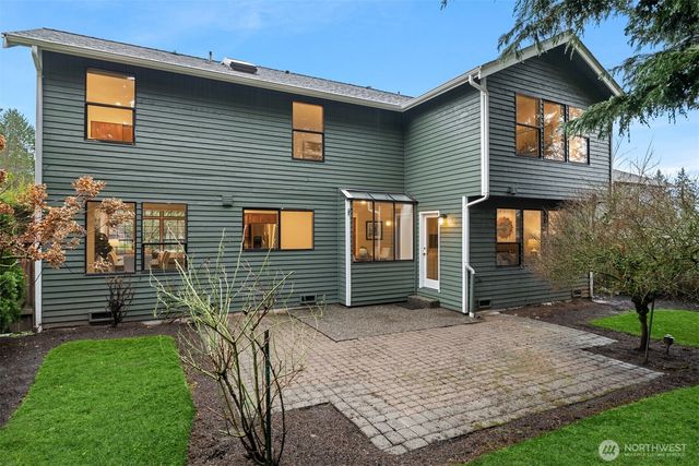 22116 NE 10th Place, Sammamish, WA 98074