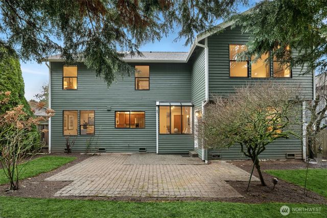 22116 NE 10th Place, Sammamish, WA 98074