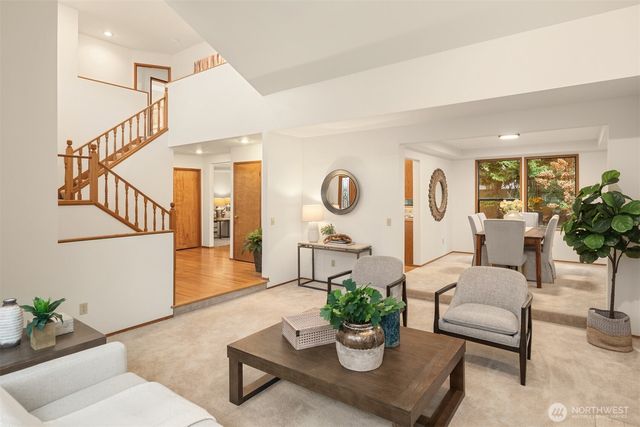 22116 NE 10th Place, Sammamish, WA 98074