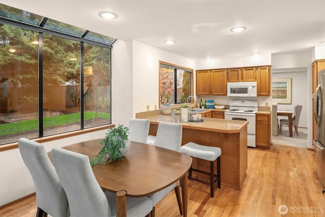 22116 NE 10th Place, Sammamish, WA 98074