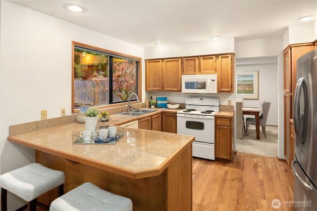 22116 NE 10th Place, Sammamish, WA 98074