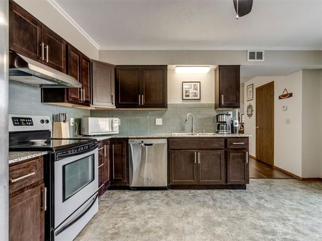 9737 Hefner Village Boulevard, Oklahoma City, OK 73162