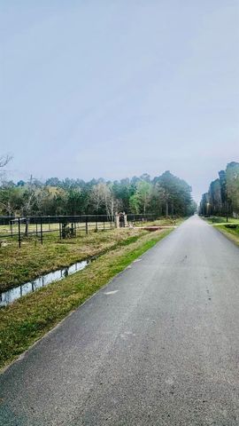 2173 County Road 3011, Dayton, TX 77535