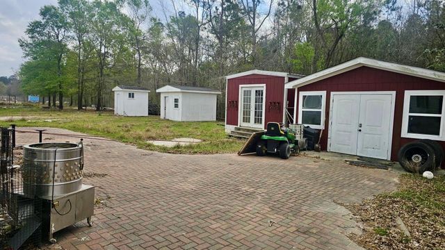 2173 County Road 3011, Dayton, TX 77535