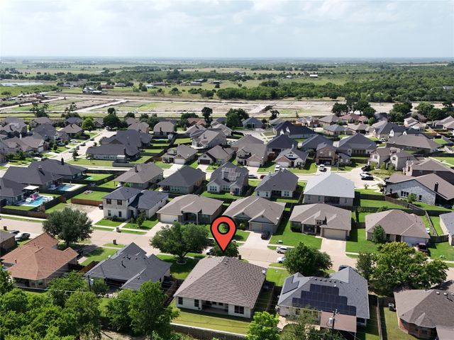 707 Oakmont Drive, Ennis, TX 75119