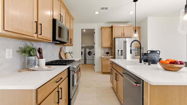 2400 Eglisfield Loop NE, Rio Rancho, NM 87144