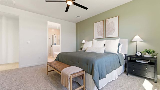 2400 Eglisfield Loop NE, Rio Rancho, NM 87144