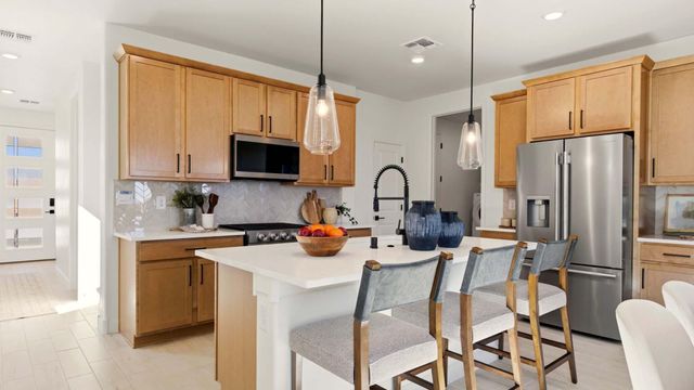 2400 Eglisfield Loop NE, Rio Rancho, NM 87144