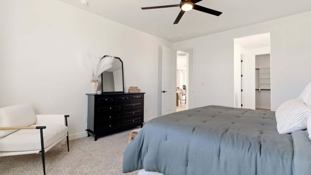 2400 Eglisfield Loop NE, Rio Rancho, NM 87144