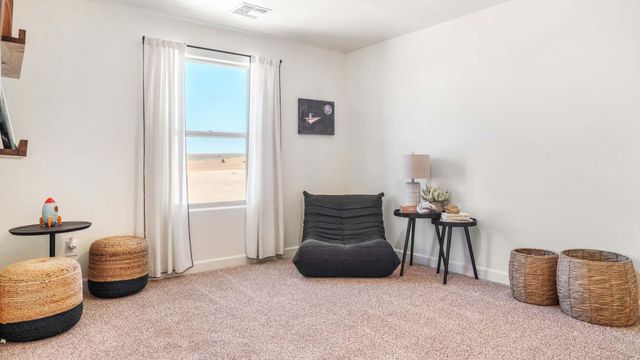 2400 Eglisfield Loop NE, Rio Rancho, NM 87144