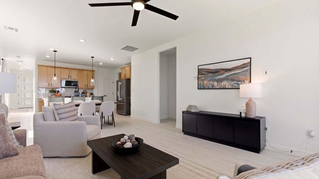 2400 Eglisfield Loop NE, Rio Rancho, NM 87144