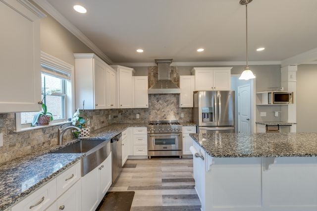 9055 Wheeler Dr, Spring Hill, TN 37174