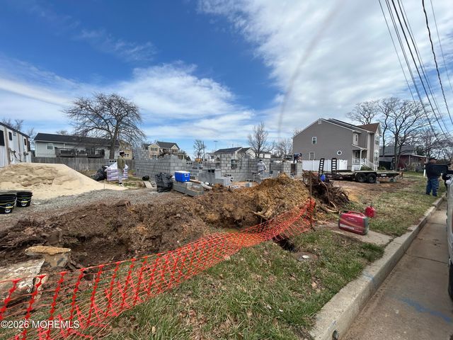 425 Bayview Avenue, Union Beach, NJ 07735
