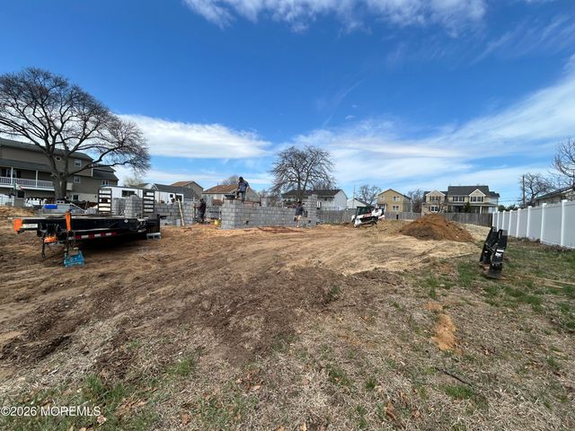 425 Bayview Avenue, Union Beach, NJ 07735