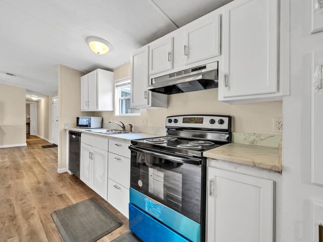 8377 Segura Street, Navarre, FL 32566