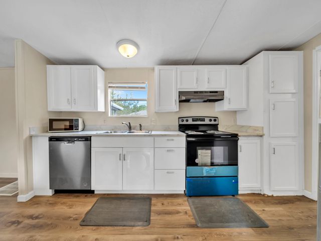 8377 Segura Street, Navarre, FL 32566