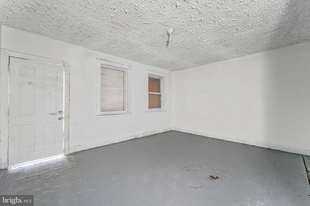 2365 S 8TH ST, Camden, NJ 08104