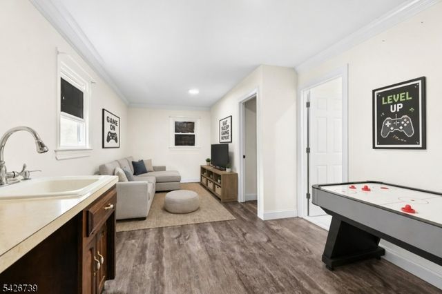 548 Hunter Ave, Scotch Plains Twp., NJ 07076
