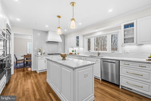 7917 GREENTREE RD, Bethesda, MD 20817