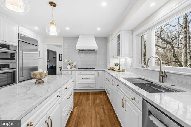 7917 GREENTREE RD, Bethesda, MD 20817