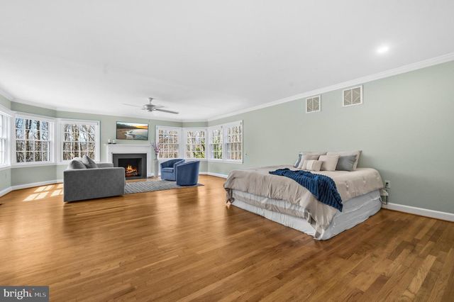 7917 GREENTREE RD, Bethesda, MD 20817