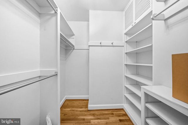 7917 GREENTREE RD, Bethesda, MD 20817