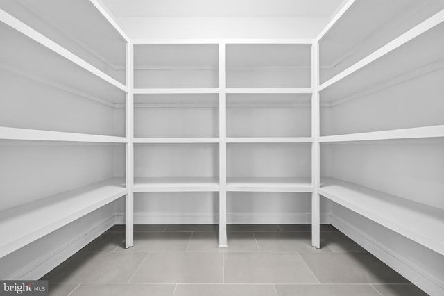 7917 GREENTREE RD, Bethesda, MD 20817