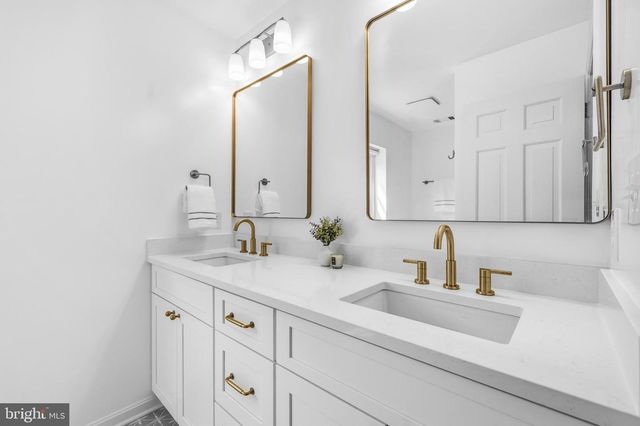 7917 GREENTREE RD, Bethesda, MD 20817