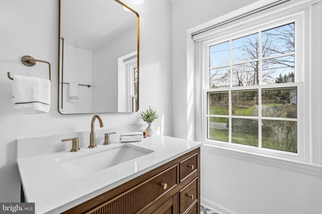 7917 GREENTREE RD, Bethesda, MD 20817