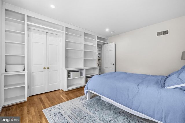 7917 GREENTREE RD, Bethesda, MD 20817