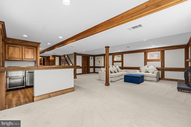 7917 GREENTREE RD, Bethesda, MD 20817