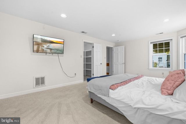 7917 GREENTREE RD, Bethesda, MD 20817