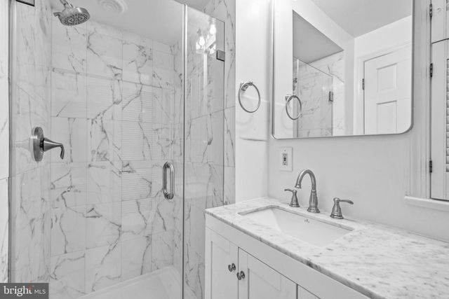 7917 GREENTREE RD, Bethesda, MD 20817