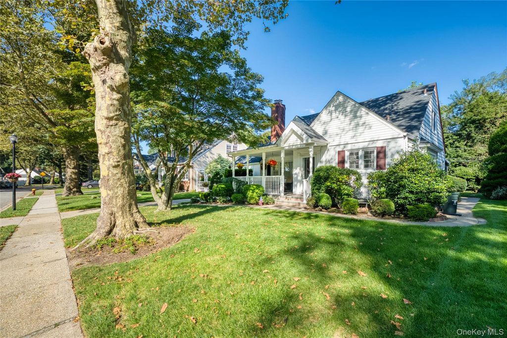 22 Shaw Drive, Merrick, NY 11566 — photo 2