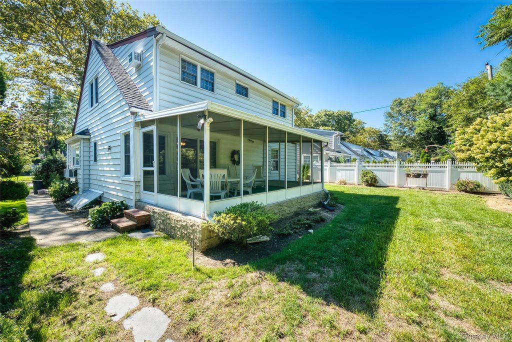 22 Shaw Drive, Merrick, NY 11566 — photo 4