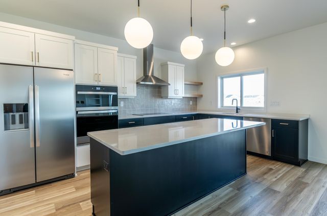 6863 Sun Valley Blvd, Horace, ND 58047