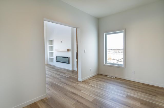 6863 Sun Valley Blvd, Horace, ND 58047