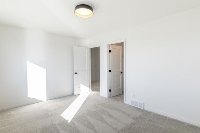 6863 Sun Valley Blvd, Horace, ND 58047