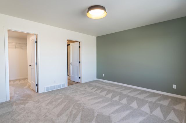 6863 Sun Valley Blvd, Horace, ND 58047