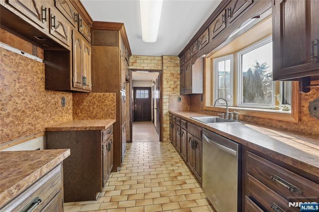 136 Gray Street, Bogota, NJ 07603