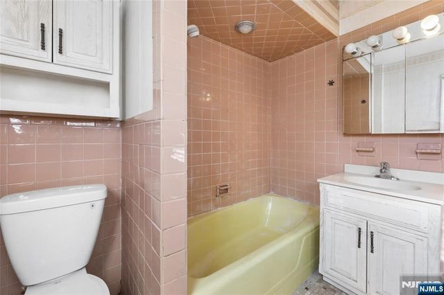 136 Gray Street, Bogota, NJ 07603