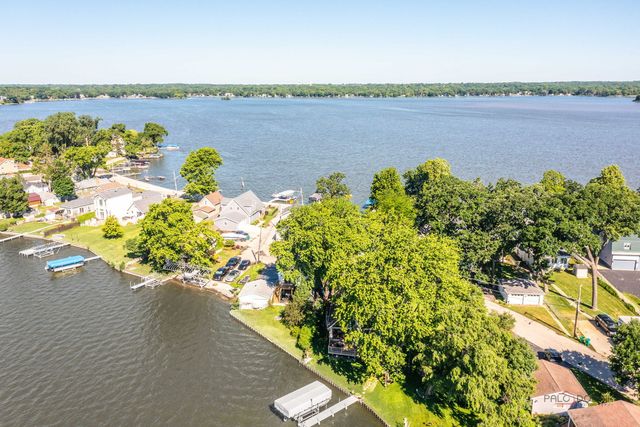 163 Eagle Point Road, Fox Lake, IL 60020