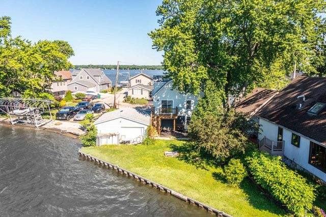 163 Eagle Point Road, Fox Lake, IL 60020