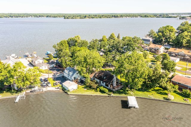 163 Eagle Point Road, Fox Lake, IL 60020