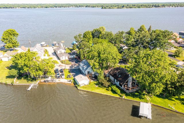 163 Eagle Point Road, Fox Lake, IL 60020