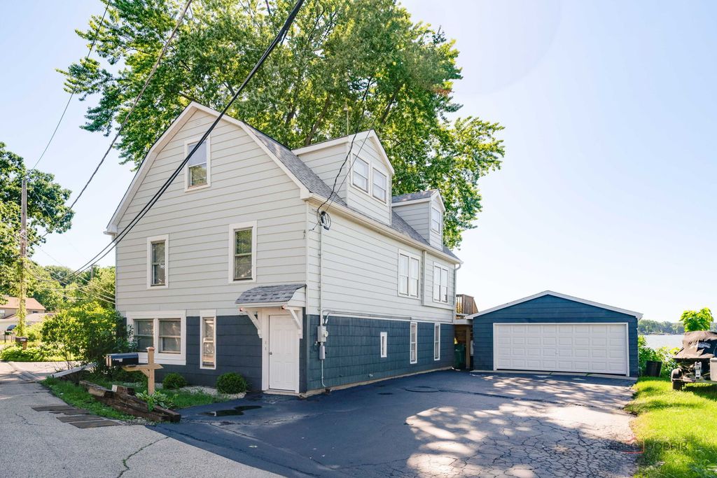 163 Eagle Point Road, Fox Lake, IL 60020