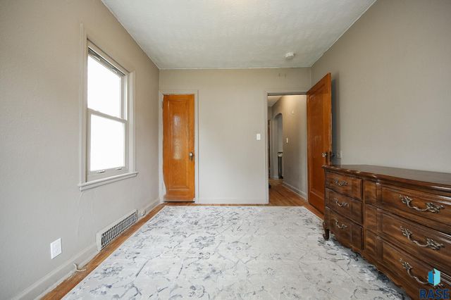 1904 S Duluth Ave Avenue, Sioux Falls, SD 57105
