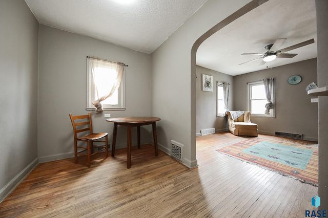 1904 S Duluth Ave Avenue, Sioux Falls, SD 57105