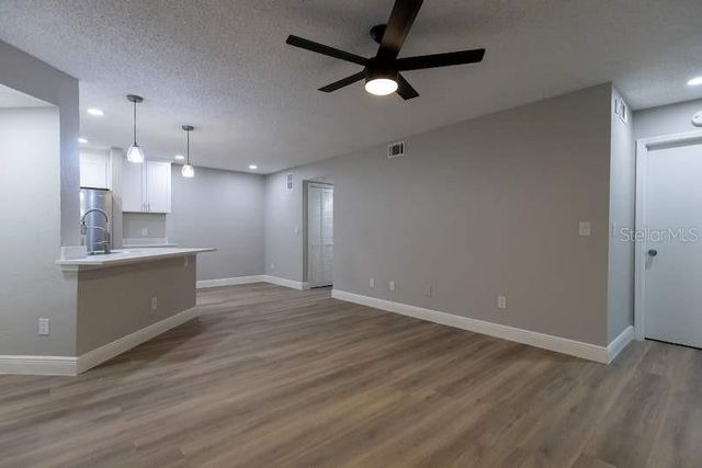 4572 COMMANDER DRIVE 1212, Orlando, FL 32822